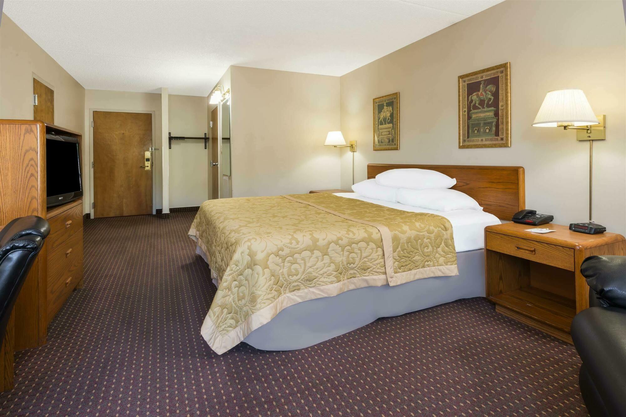 Super 8 By Wyndham Miamisburg Dayton S Area Oh Hotel Exterior photo
